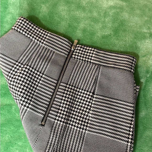 H&M Monochrome Checkered Pencil Skirt - Picture 4 of 4